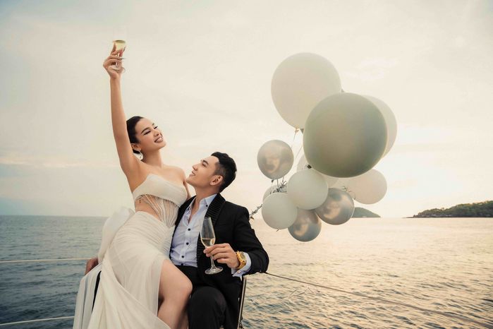 Ảnh cưới trên du thuyền triệu đô của Phương Trinh Jolie - Lý Bình