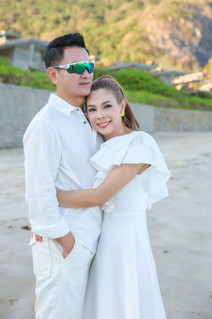 Ảnh hot sao Việt 15/4: Thúy Diễm tung ảnh làm mẫu thời còn phèn
