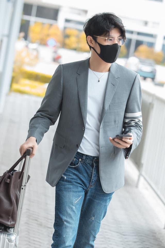Ảnh hot sao Việt 27/4: Noo Phước Thịnh xách túi 500 triệu ra sân bay