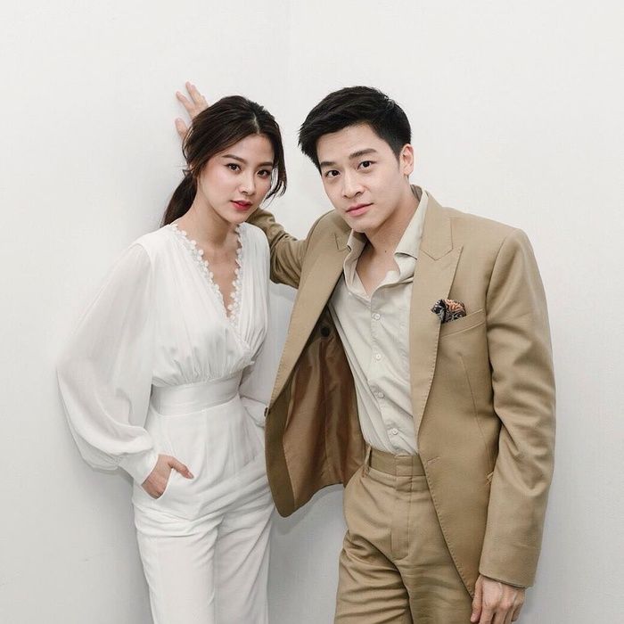 Baifern Pimchanok có vẻ thoát ế rồi: Nắm tay tình tin đồn cực ngọt