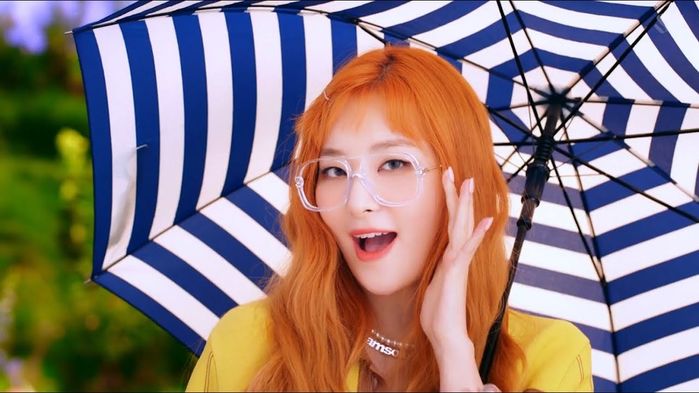 Bạo như mỹ nữ Kbiz: Mina, Ryujin đổi ngói tóc mái nham nhở