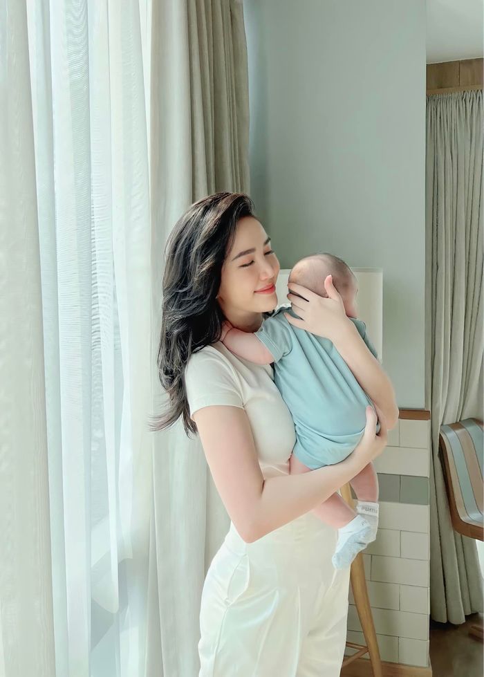 Bảo Thy mua máy hút sữa 8 triệu, nghe đến giá xe đẩy mà giật mình