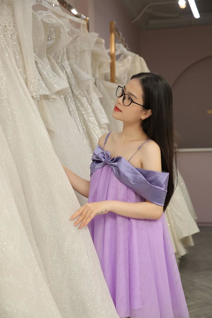 Quang Hải dùng cả thanh xuân ăn cưới, cô chủ tiệm nail đã chốt đơn