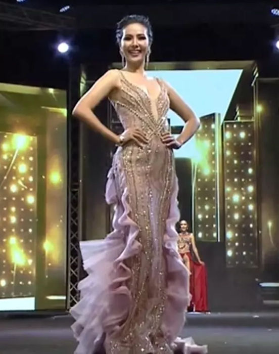 Bộ váy giúp Đỗ Thị Hà vào Top 13 Miss World bị Hoa hậu Thái đạo nhái