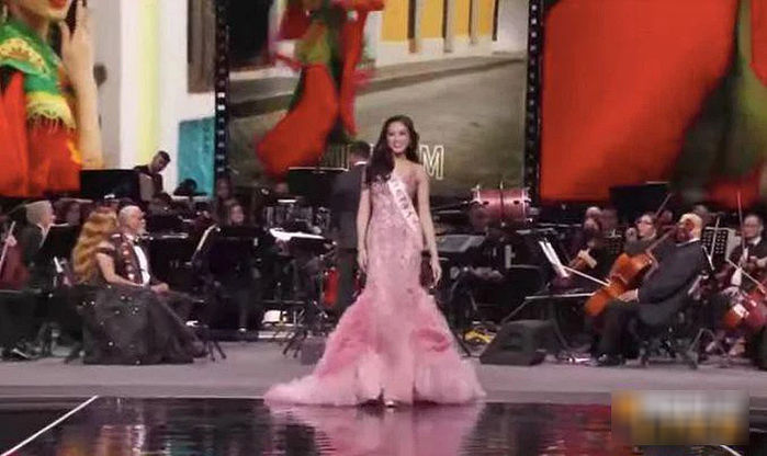 Bộ váy giúp Đỗ Thị Hà vào Top 13 Miss World bị Hoa hậu Thái đạo nhái