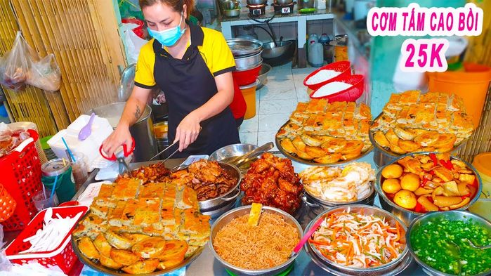 Cơm tấm cao bồi cực rẻ chỉ 25k: chỉ bán buổi sáng nhưng cả nghìn suất