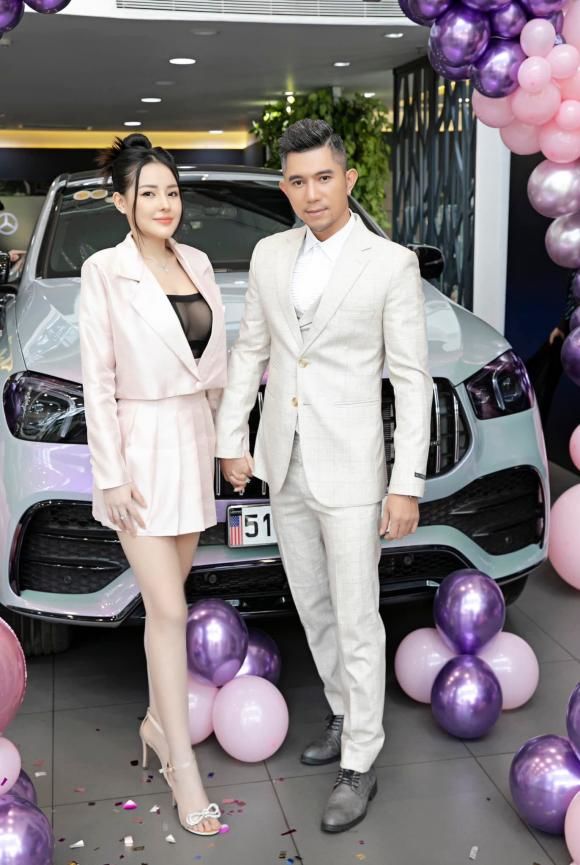 Chốt đơn lẹ như Ngân 98: mua đất 21 tỷ, xe 9 tỷ không cần nghĩ