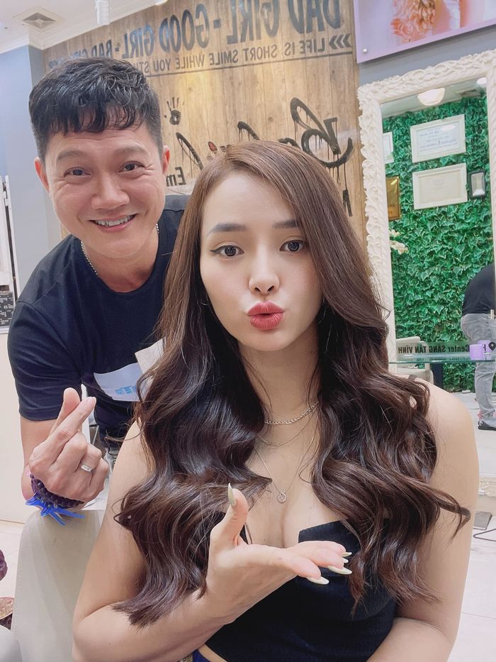 Cô dâu tháng 4 Phương Trinh Jolie thay đổi tóc mới để về nhà chồng