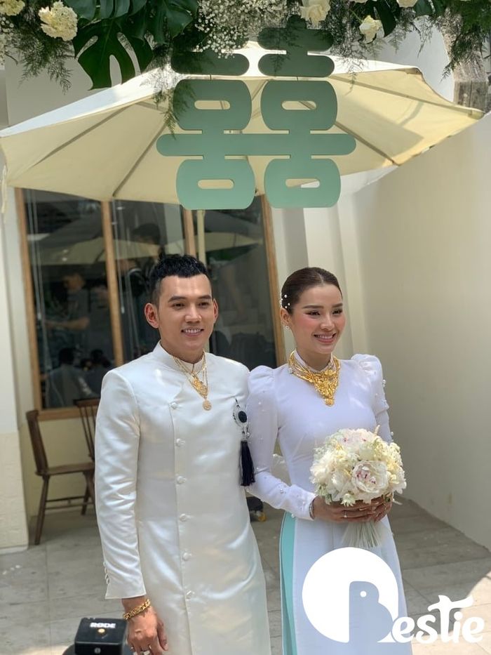 Con gái 9 tuổi của Phương Trinh Jolie: Ba Bình là số 1