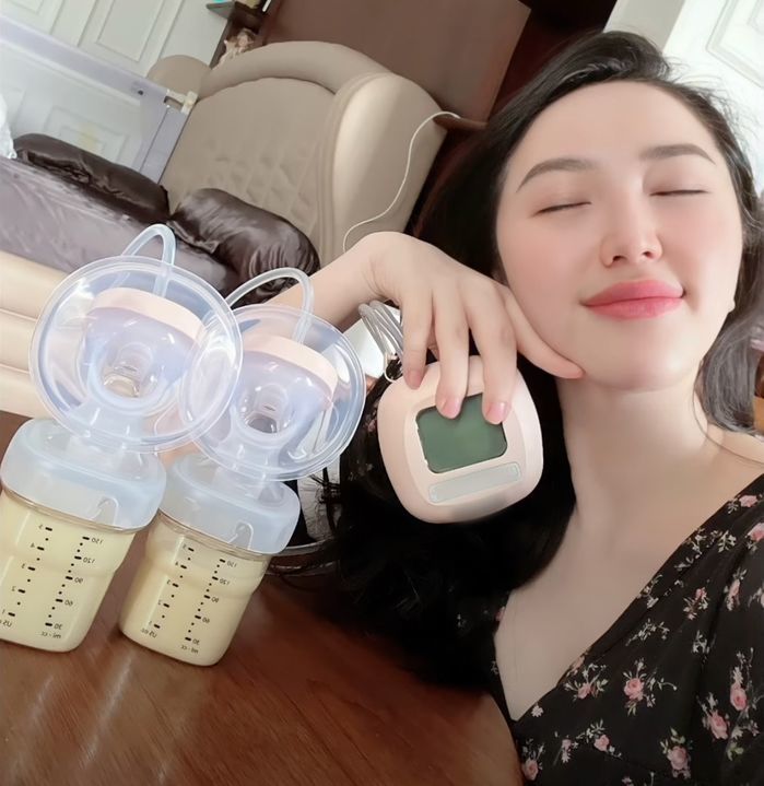 Con trai Bảo Thy mới vài tháng tuổi đã du lịch sang chảnh