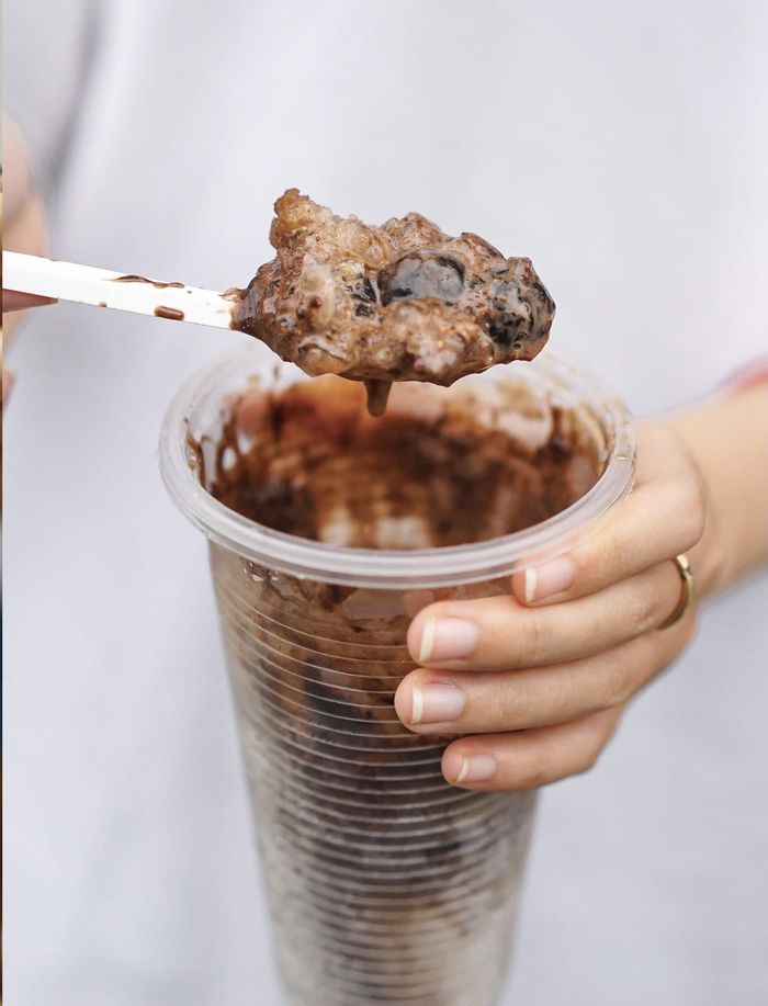 Quán milo dầm quận 1: Trân châu size bự, chỉ bán 100 bánh flan/ngày