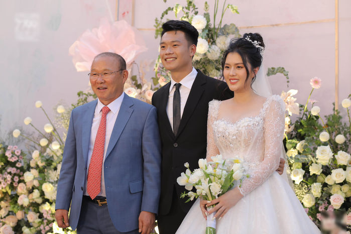 Đám cưới cầu thủ Thành Chung, cái kết đẹp sau 5 năm yêu nhau