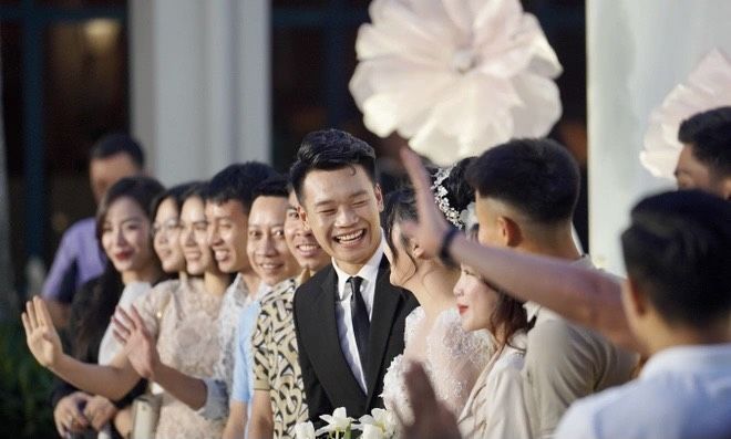Đám cưới cầu thủ Thành Chung, cái kết đẹp sau 5 năm yêu nhau