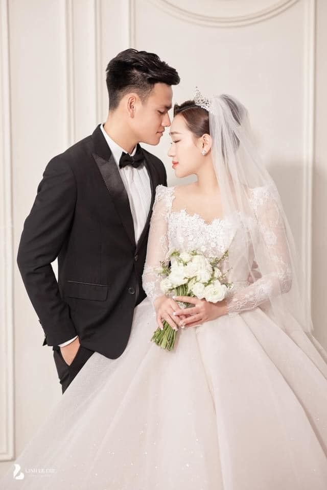 Đám cưới của cầu thủ Hồ Tấn Tài: Hồ Việt Trung làm chủ hôn