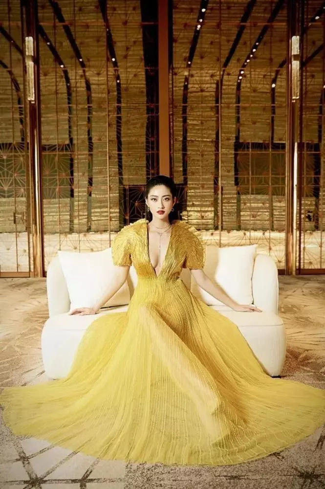 Dàn Hoa hậu lộng lẫy trên thảm đỏ: Thùy Tiên diện váy đẹp hơn cả mẫu