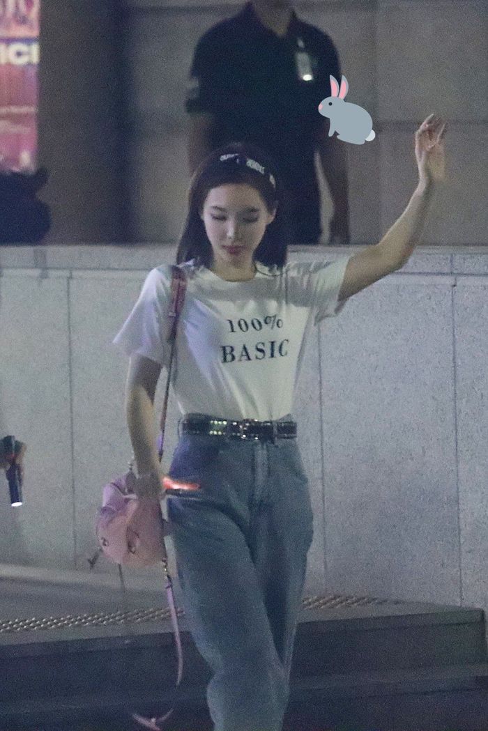 Đôi bạn Jennie - Nayeon như rủ nhau mặc đồ đôi: Mỹ nhân TWICE cute xỉu