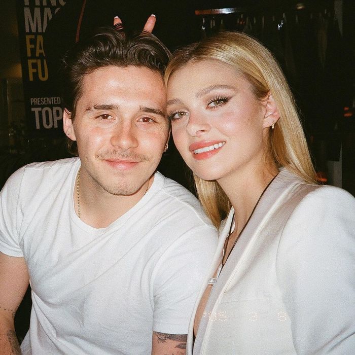 Trước thềm đám cưới thế kỷ của Brooklyn Beckham: Chú rể vẫn lo sợ