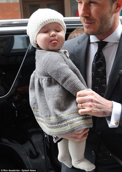 Gái út nhà Beckham vỡ nét khi lớn: Diện mạo khác lạ trong đám cưới anh