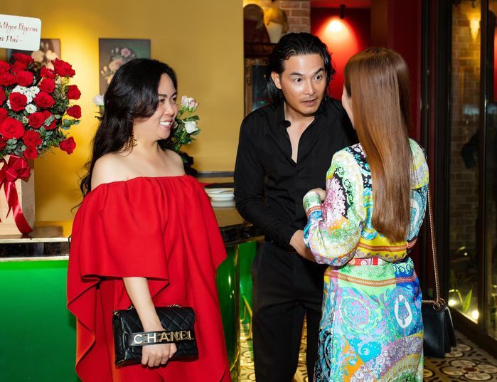Góc nghiêng cực đáng yêu của con gái Quách Ngọc Ngoan và Phượng Chanel