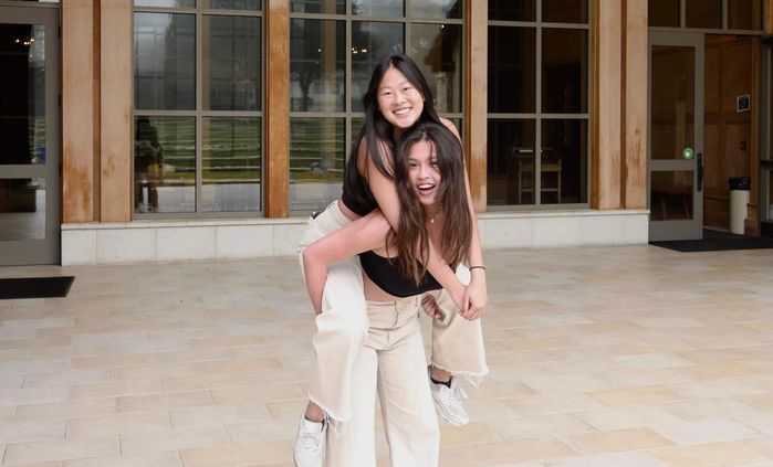 Góc nghiêng cực đáng yêu của con gái Quách Ngọc Ngoan và Phượng Chanel