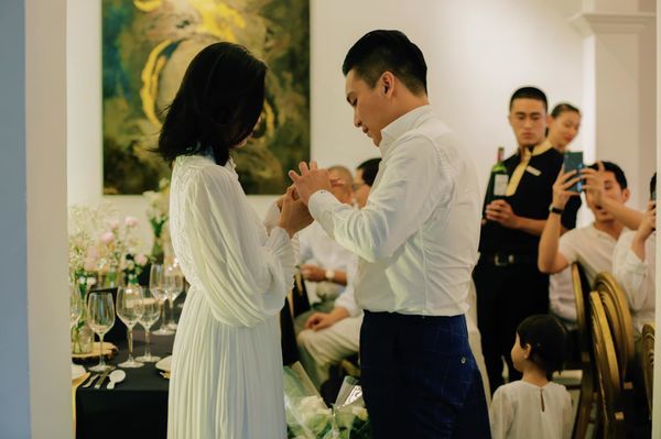 Hậu trường cầu hôn của sao Việt: Mạc Văn Khoa không thiếu lãng mạn