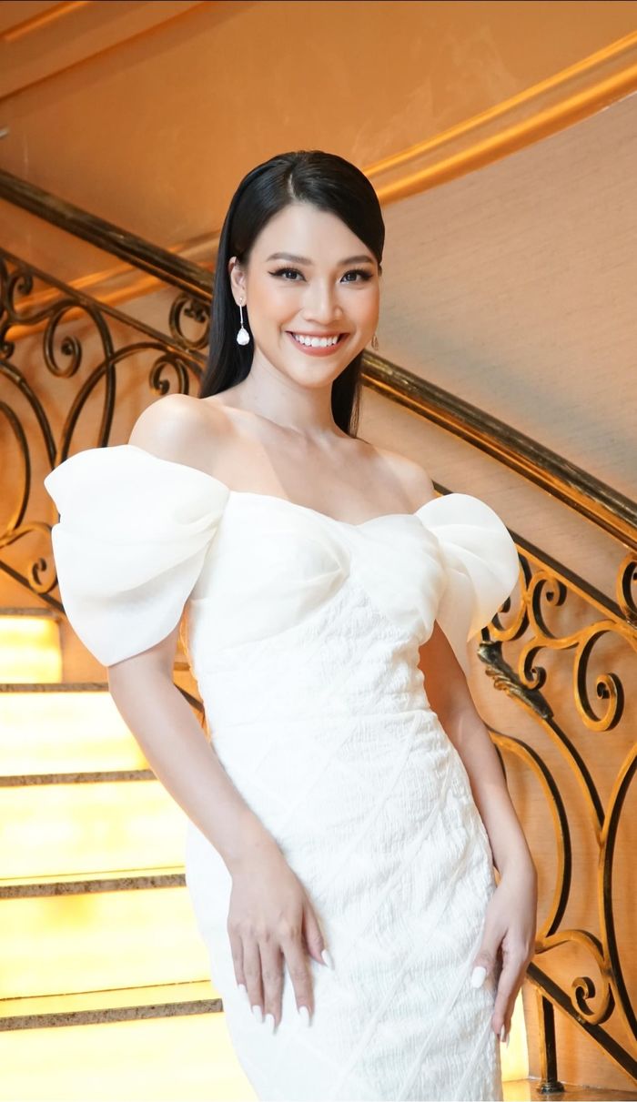Bản lĩnh như Hoàng Oanh: an ủi chị em cùng cảnh ngộ, dạy con tử tế