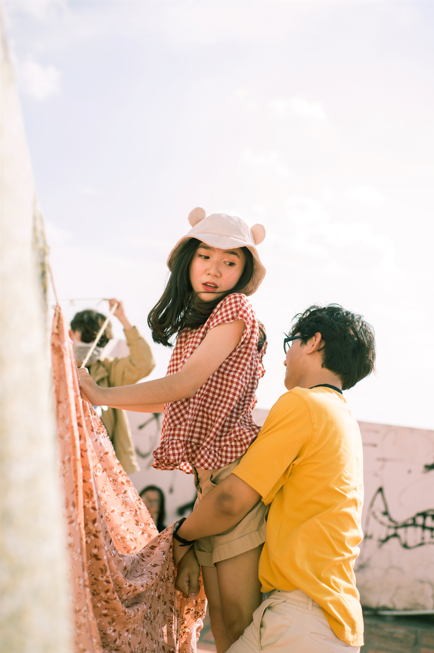 Hối hận vì bạn trai giàu có vô tâm, cô gái nhớ đến người xưa ấm áp
