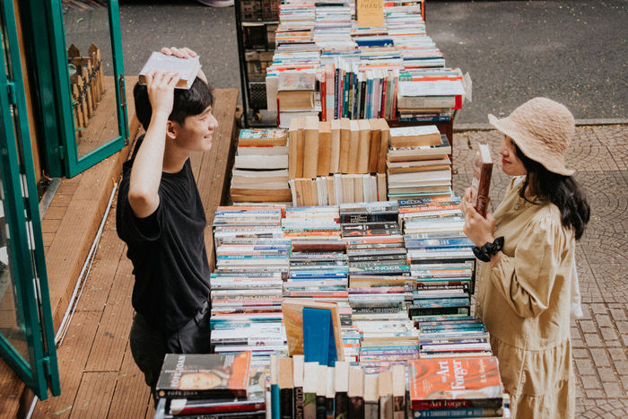 Hối hận vì bạn trai giàu có vô tâm, cô gái nhớ đến người xưa ấm áp