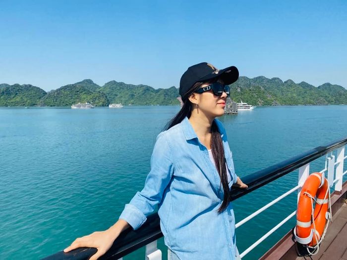 Họp mặt hội chị em: Lê Phương khoe eo thon, bầu bí lần 3 đâu ra