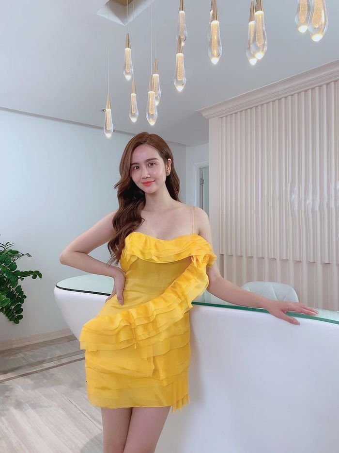 Huyền Lizzie Thương ngày nắng về lên chức Tổng giám đốc