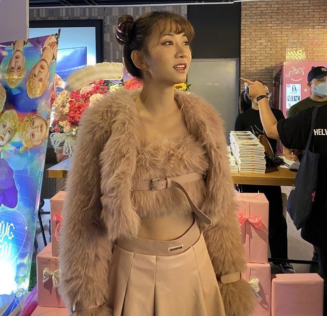 Idol tóp tóp vào tay team qua đường: Việt Phương Thoa chấp hết