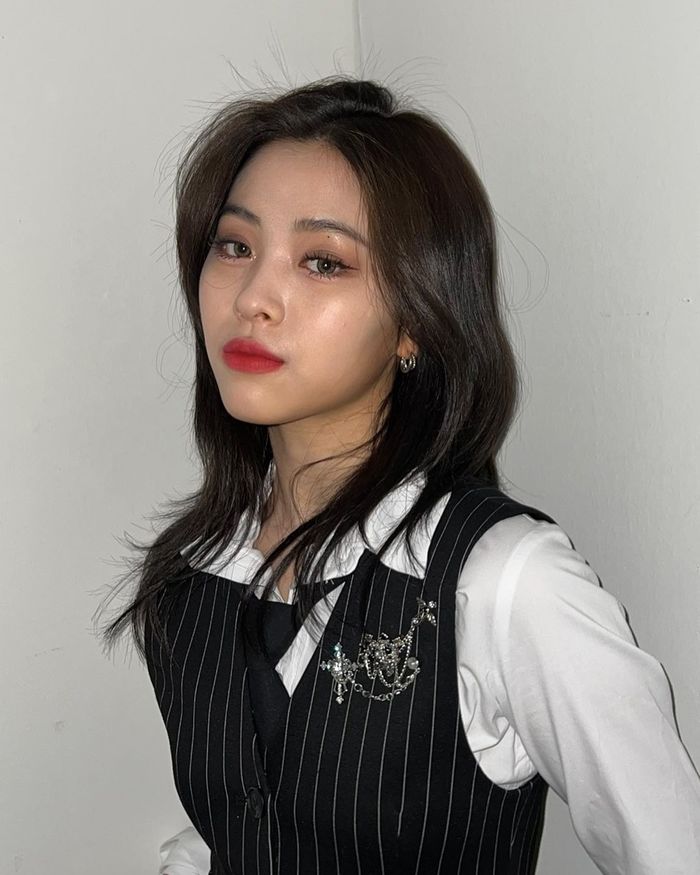 ITZY sau 3 năm tung hoành Kpop: Yuna từ cá tính hoá nàng thơ