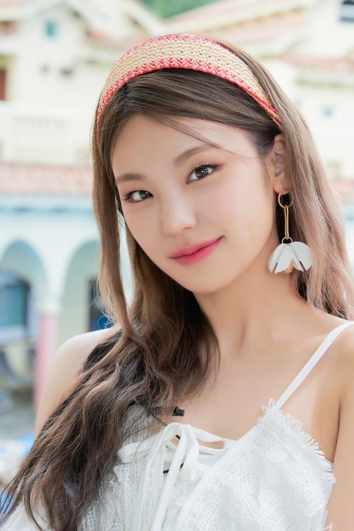 ITZY sau 3 năm tung hoành Kpop: Yuna từ cá tính hoá nàng thơ