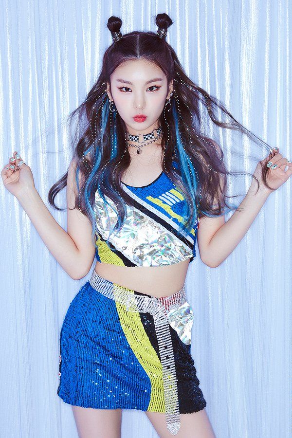 ITZY sau 3 năm tung hoành Kpop: Yuna từ cá tính hoá nàng thơ