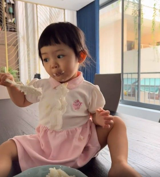 Không đẻ con gái đời không nể: Winnie số 2 thì không ai số 1