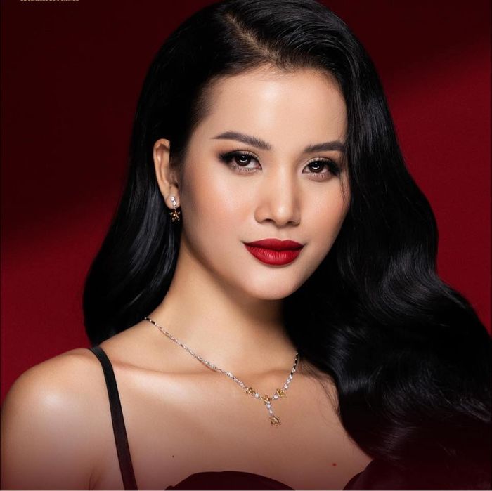 Kim Duyên và Mâu Thủy ra sức chiêu dụ Hương Ly ở vòng chia đội