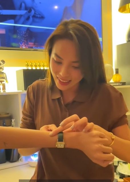 Kỳ Duyên tự trang trí tiệc sinh nhật Minh Triệu, đòi trao gửi trái tim