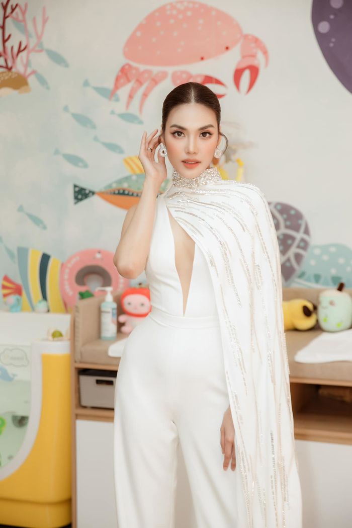 Lan Khuê đẹp “nhức nách” hậu sinh con: Sắc vóc ăn đứt thời son rỗi