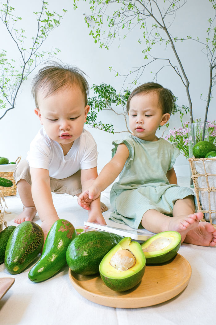 Lisa - Leon phụ mẹ xếp đồ: đáng yêu thế đến mức tan chảy