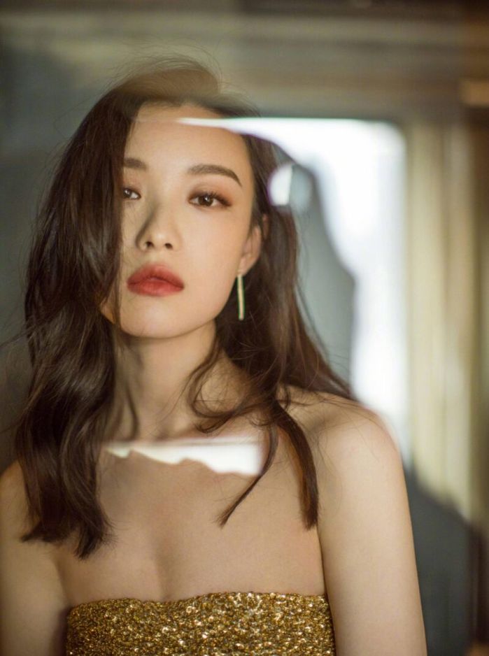 Mỹ nhân Hoa ngữ được trời phú cổ thiên nga: Lưu Thi Thi gợi cảm nhất