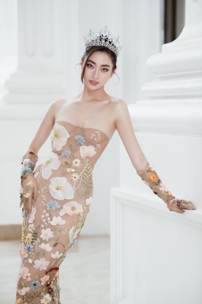 Lương Thùy Linh sau 2 năm đương nhiệm: 21 tuổi đã cầm cân nảy mực