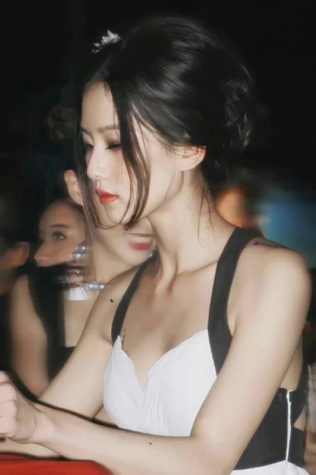 Lưu Thi Thi ngày ấy - bây giờ: Nét thanh thuần, ngây ngô hoá soái tỷ
