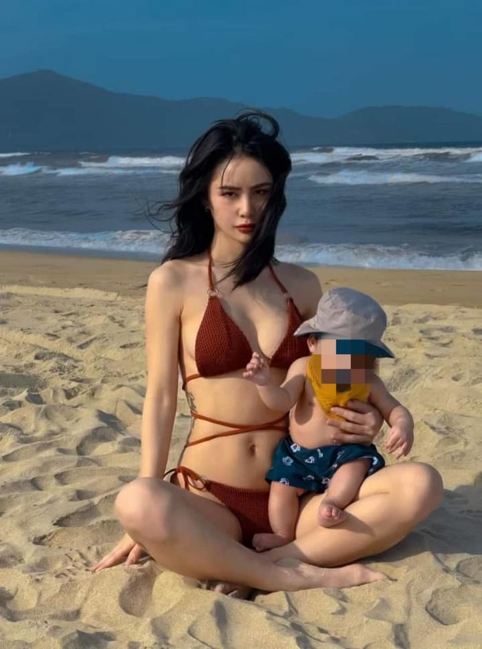 Chỉ 6 tháng sau sinh mẹ bỉm về dáng khó tin, chị em đua nhau xin vía