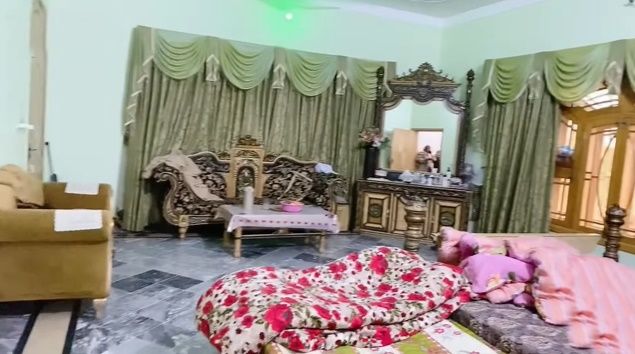 Mẹ Việt chốt trai Pakistan khoe villa gần 100 phòng ngủ của dì chồng