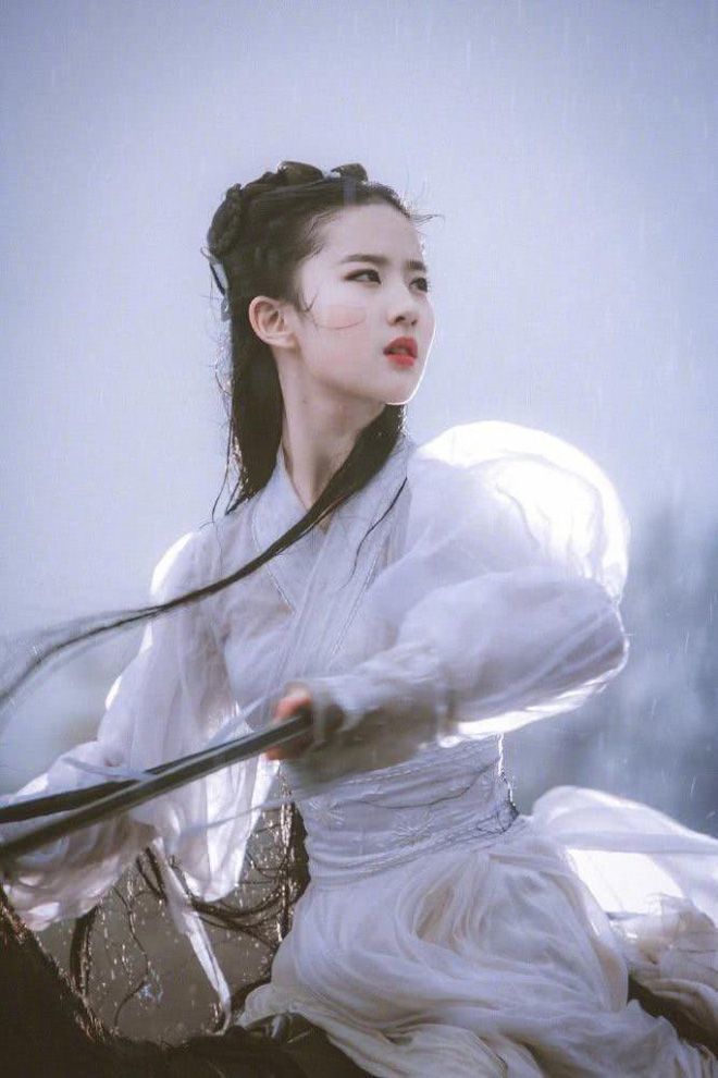 Mỹ nhân Hoa Ngữ cùng sinh năm 1987: Diệc Phi, Lệ Dĩnh tài sắc vẹn toàn