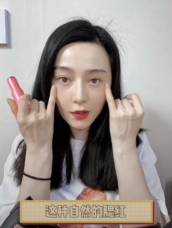 Mỹ nữ Hoa ngữ trượt dốc sự nghiệp: Hiểu Đồng đóng phim toàn bom xịt