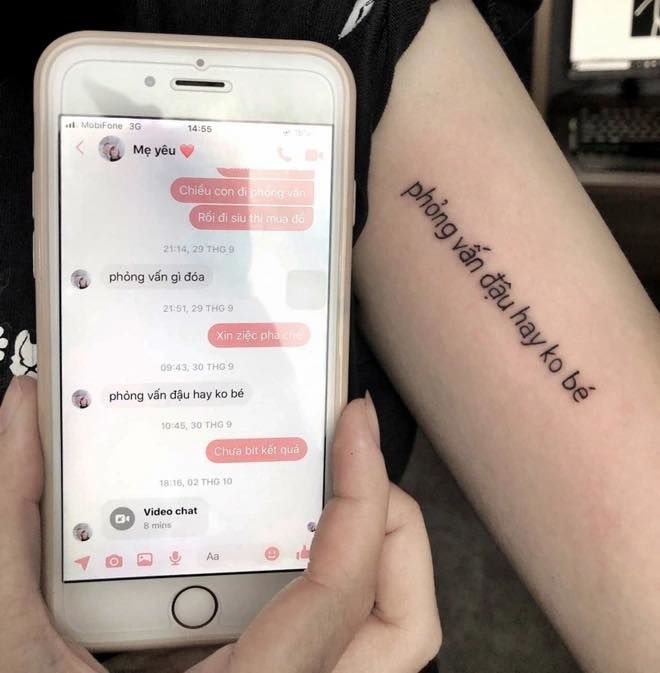 Người bố xăm nét chữ đầu đời của con gái lên tay: vẫn giữ tên vợ cũ