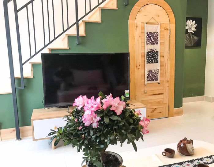 Với 350 triệu, cặp vợ chồng cải tạo nhà 4x13m thành không gian xịn sò