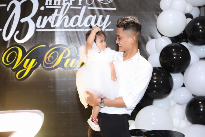 Nhóc tì Vbiz mặc gì tuần qua: Suchin và Lisa đụng hàng chan chát