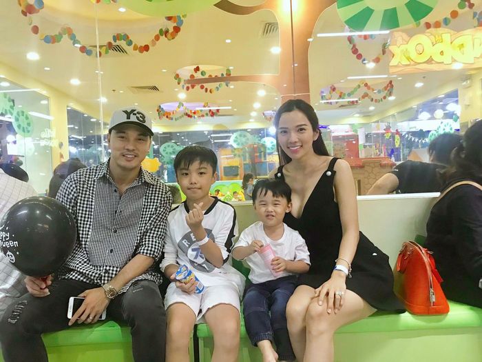 Những bố dượng vàng mười của Vbiz: Lý Bình bất ngờ nhập hội